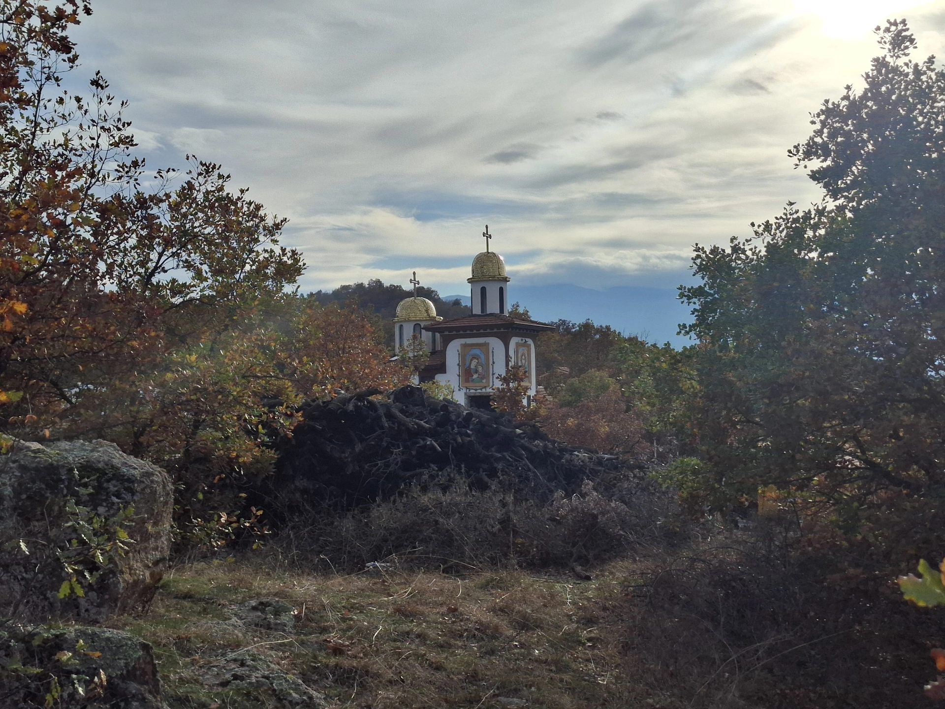 Паркът Свети Врач в Сандански, скален храм Свети Панталеймон, параклисът Света Богородица в Рупите и мемориалния комплекс на Ванга