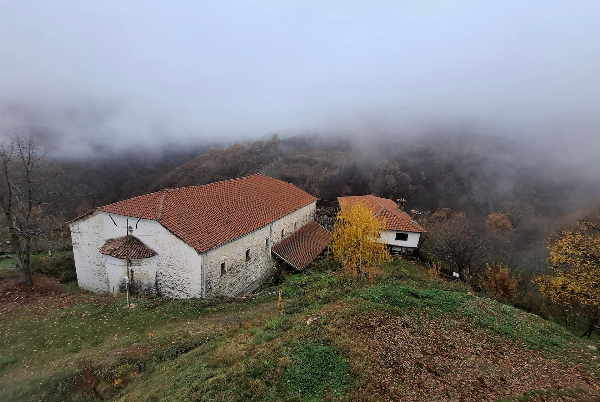 Чуриловски манастир – история, природа и впечатления